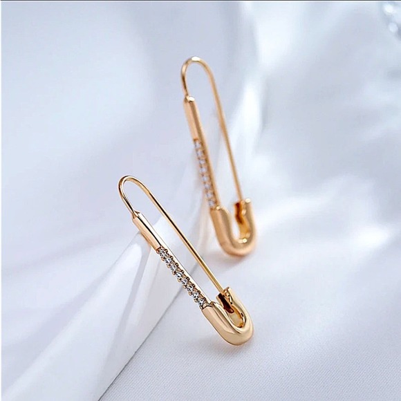 Gold Plated Zircon Safety Pin Earrings, Minimalist, Punk, Gift For Teena… - Picture 8 of 9